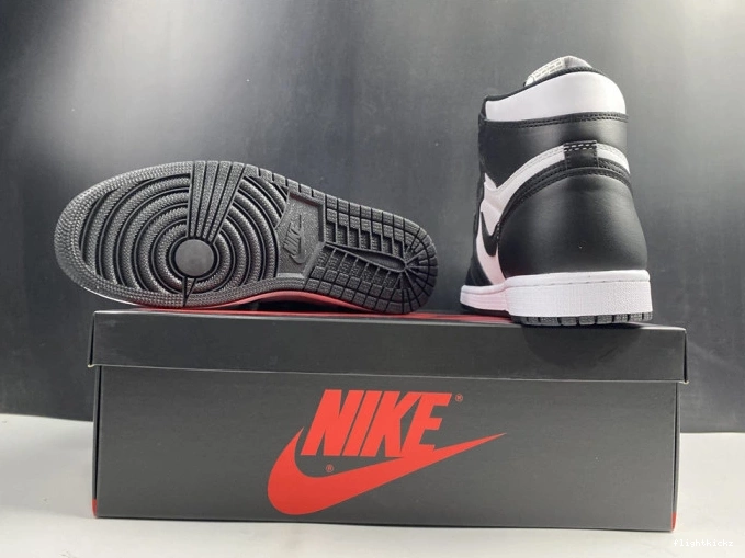 Black Air (2014) Retro 1 555088-010 White Jordan 0718